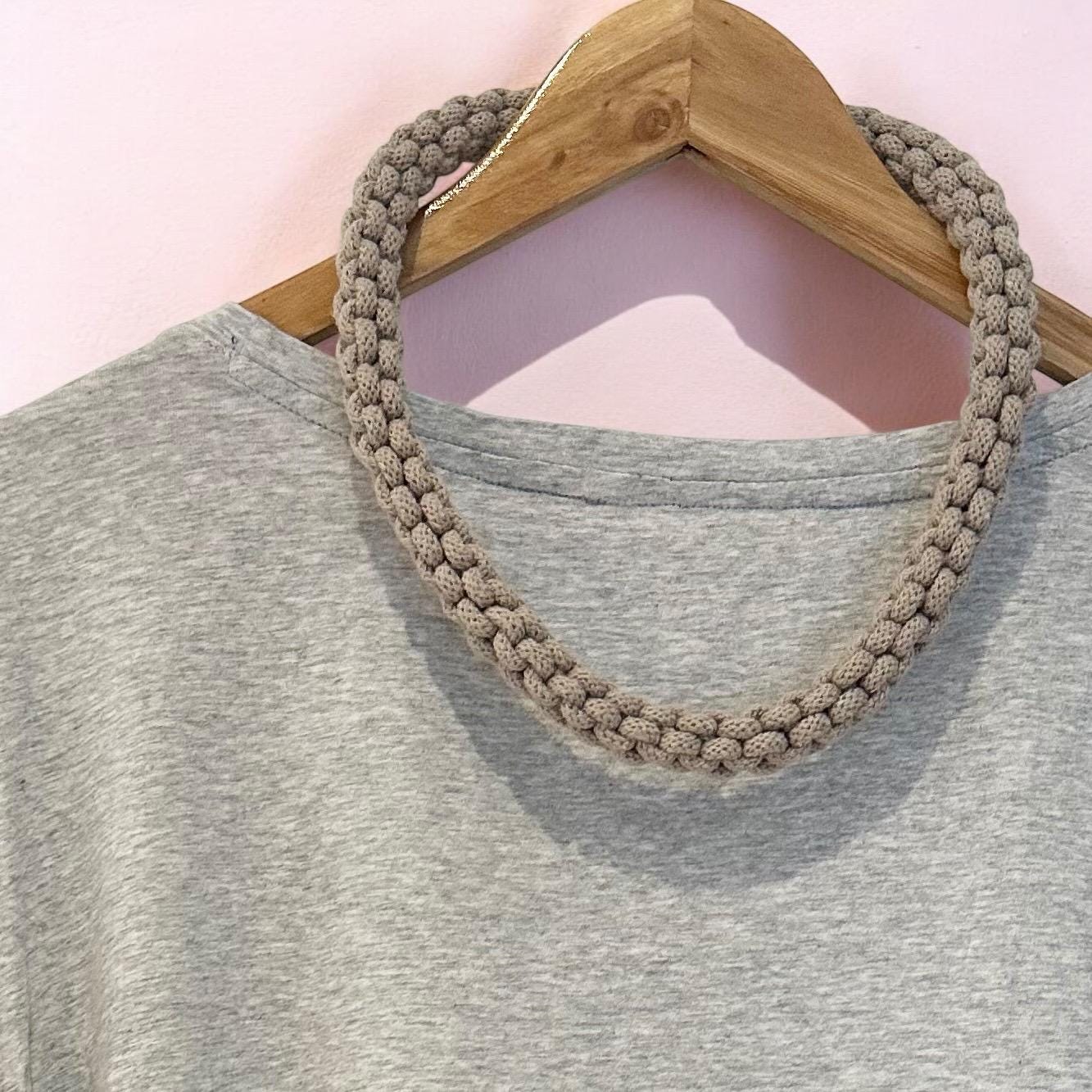 Chunky Chinese Crown Knot Necklace