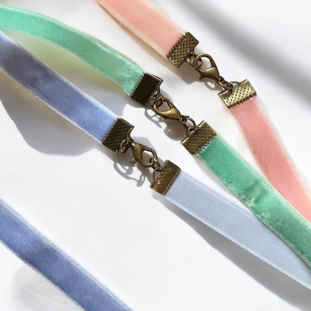 Iridescent Pastel Bow Necklace