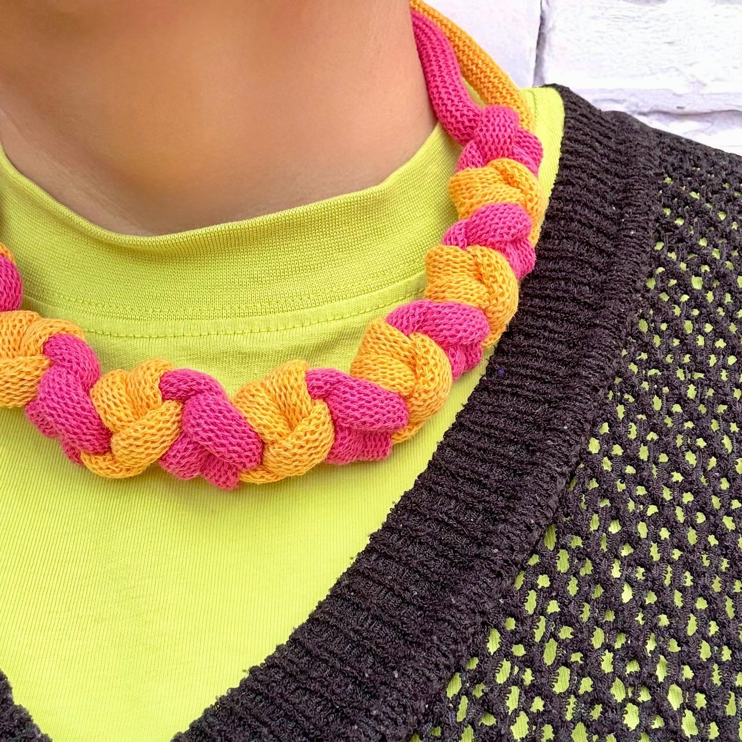 Chunky Criss-Cross Hitch Knot Macramé Necklace