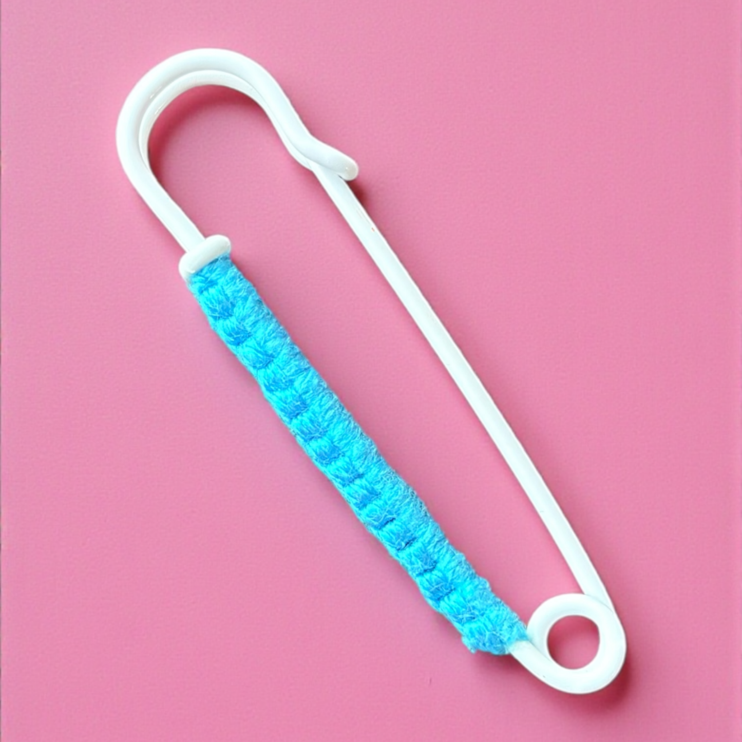 Colourful Macramé Styling Pin